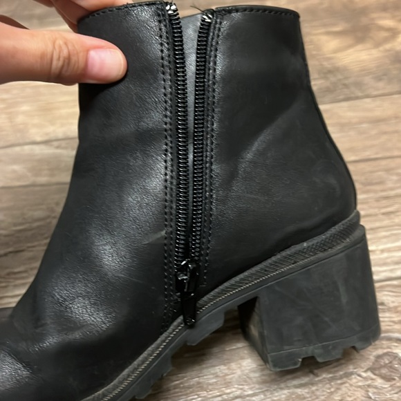 Girls boots size 2 - Picture 6 of 6